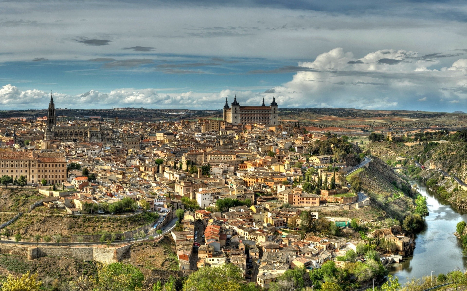 europa arquitectura ciudad ciudad ciudad viajes iglesia hogar punto de referencia panorámico espectáculo hogar turismo skyline gótico panorama paisaje tejados cielo al aire libre