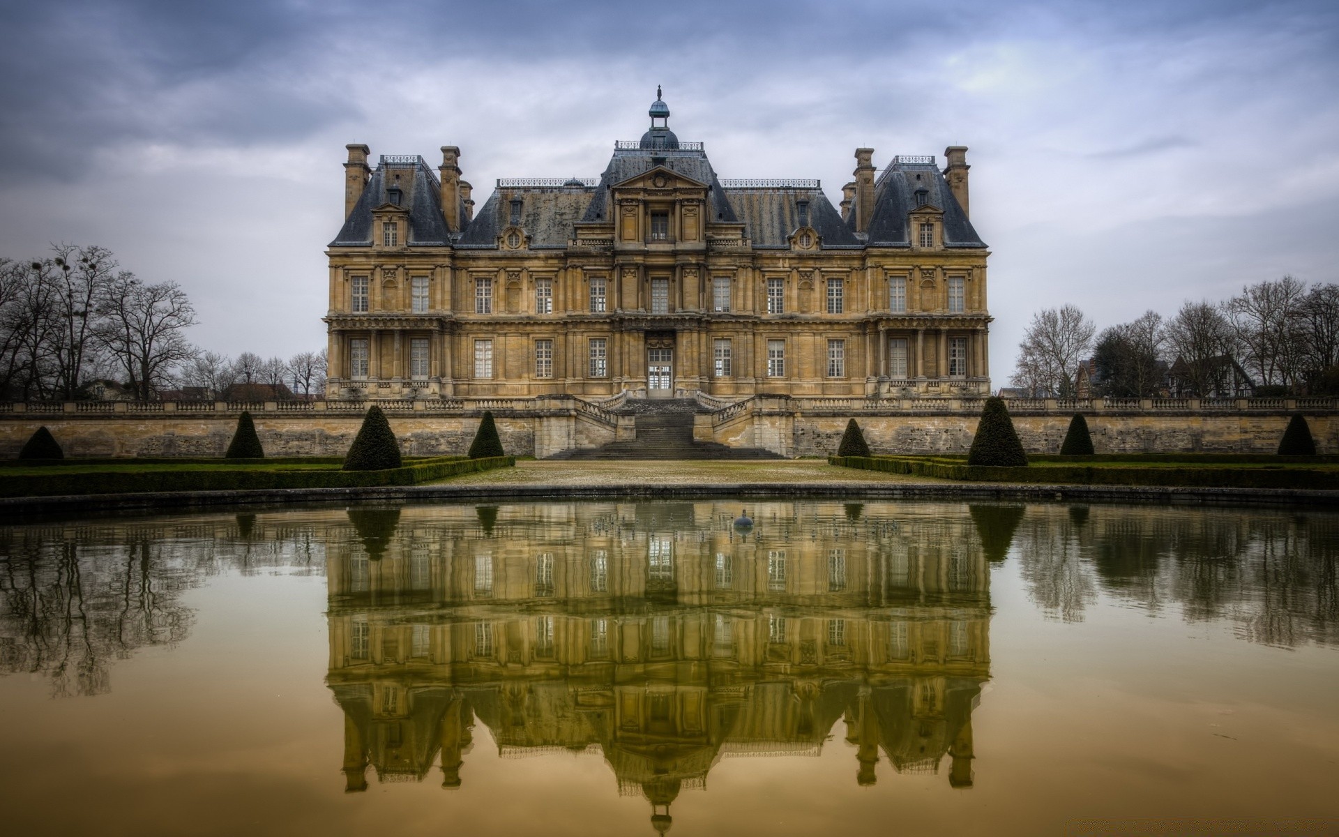 l europe architecture réflexion château rivière eau lac voyage maison à l extérieur renaissance manoir vieux château maison maisons impérial ciel parc libre de droits