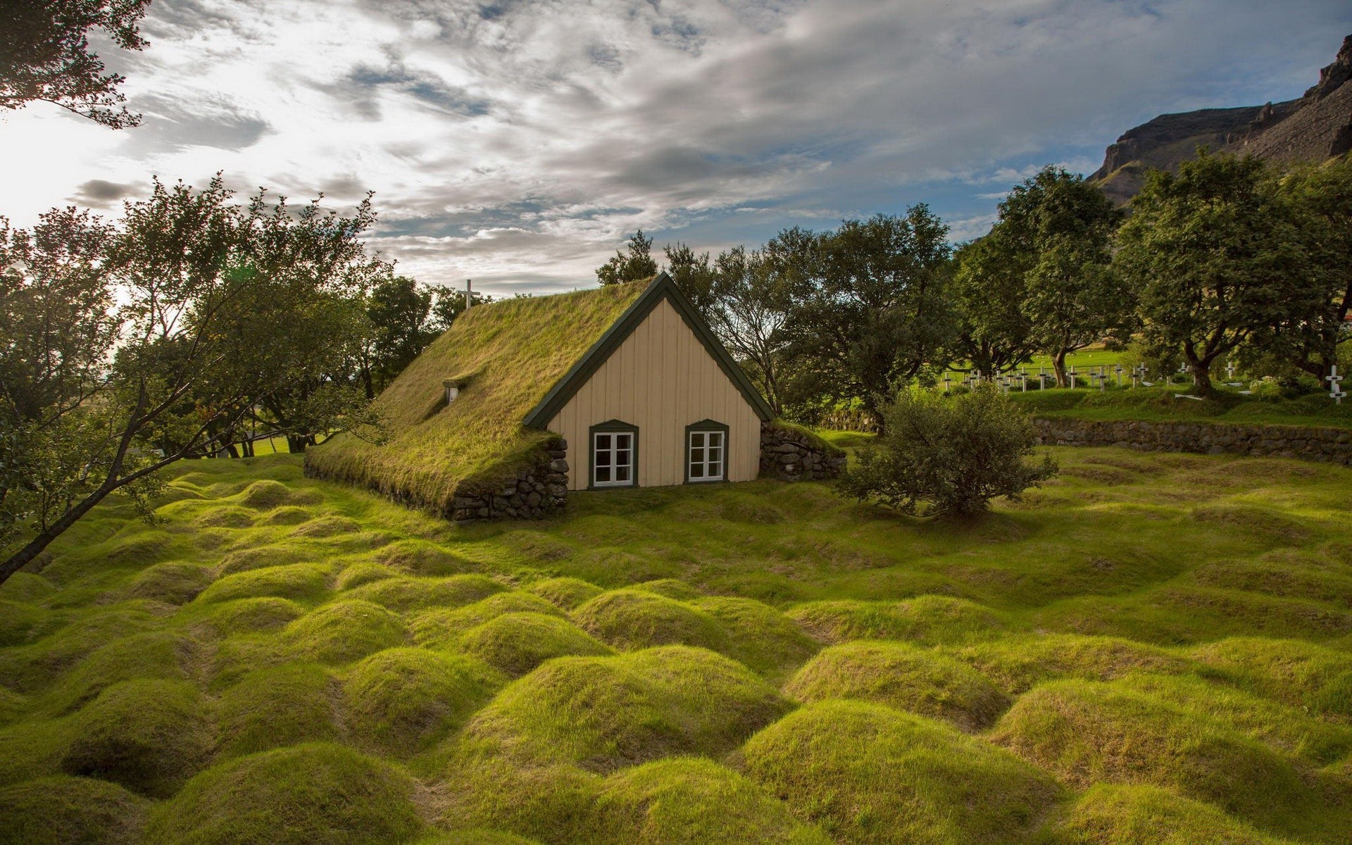 europa gras landschaft natur haus himmel baum land bauernhof des ländlichen holz sommer im freien landschaftlich landschaftlich bungalow