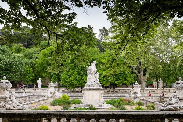 Sculture in pietra nel parco Dell Europa