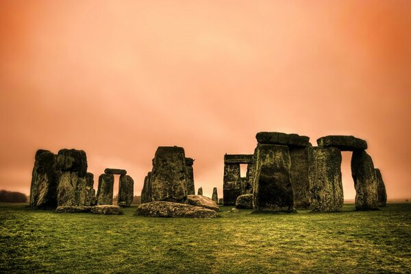 Voyage à travers l Europe, coucher de soleil parmi les anciennes structures