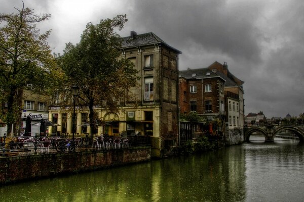 Maison sur l eau. Très beau et impressionnant