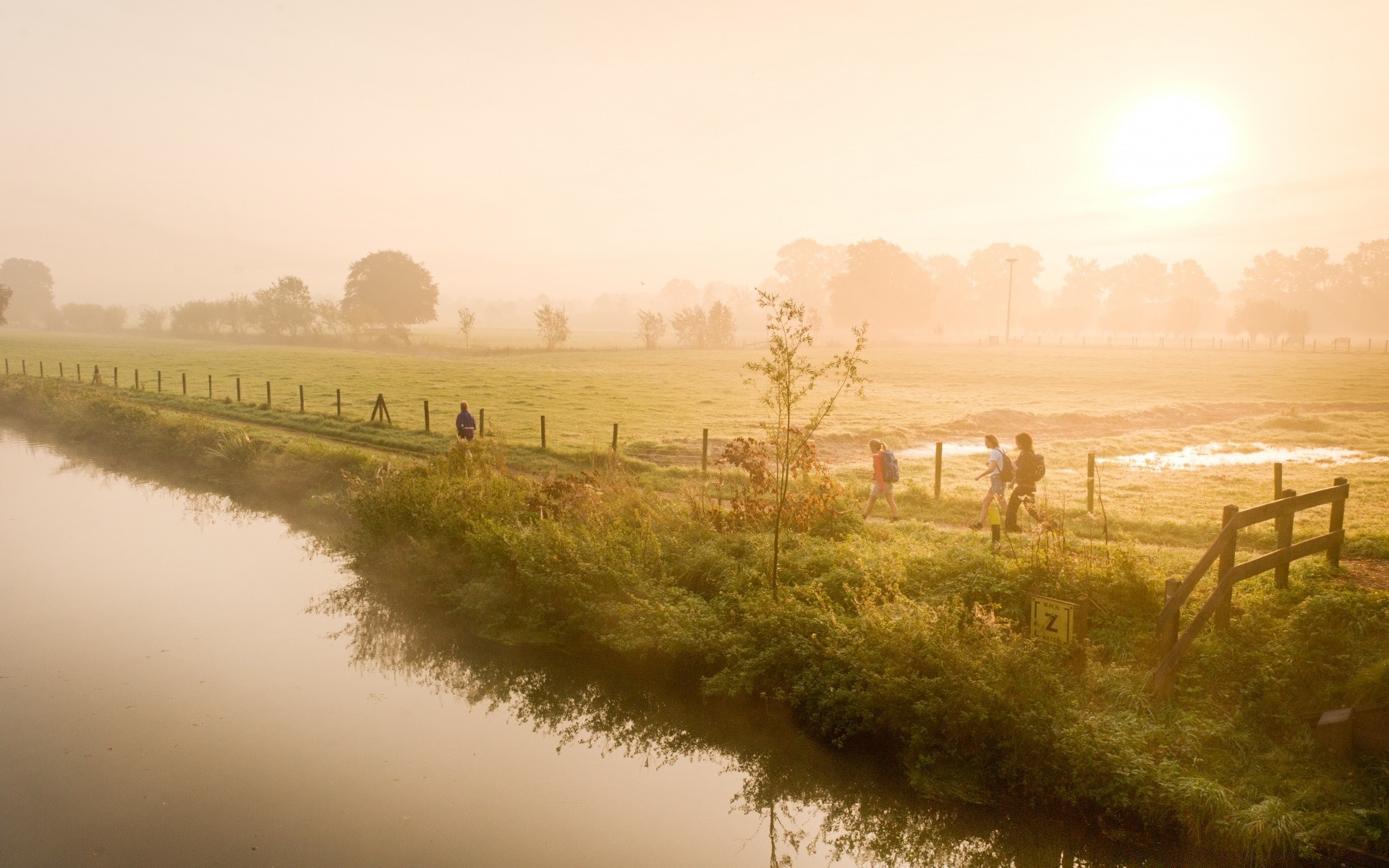 europa landschaft dämmerung wasser nebel fluss see reflexion sonnenuntergang natur nebel baum wetter umwelt landwirtschaft im freien feld gras bauernhof himmel sonne