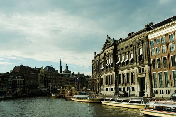 Reise durch Europa, wo die Stadt auf dem Wasser liegt