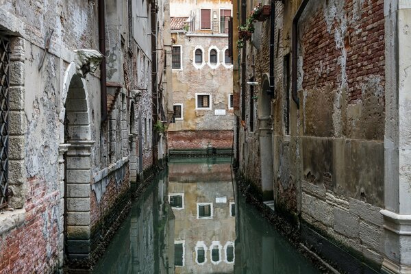 Rua Veneza casa velha