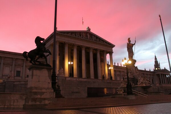 Arquitetura europeia ao pôr do sol