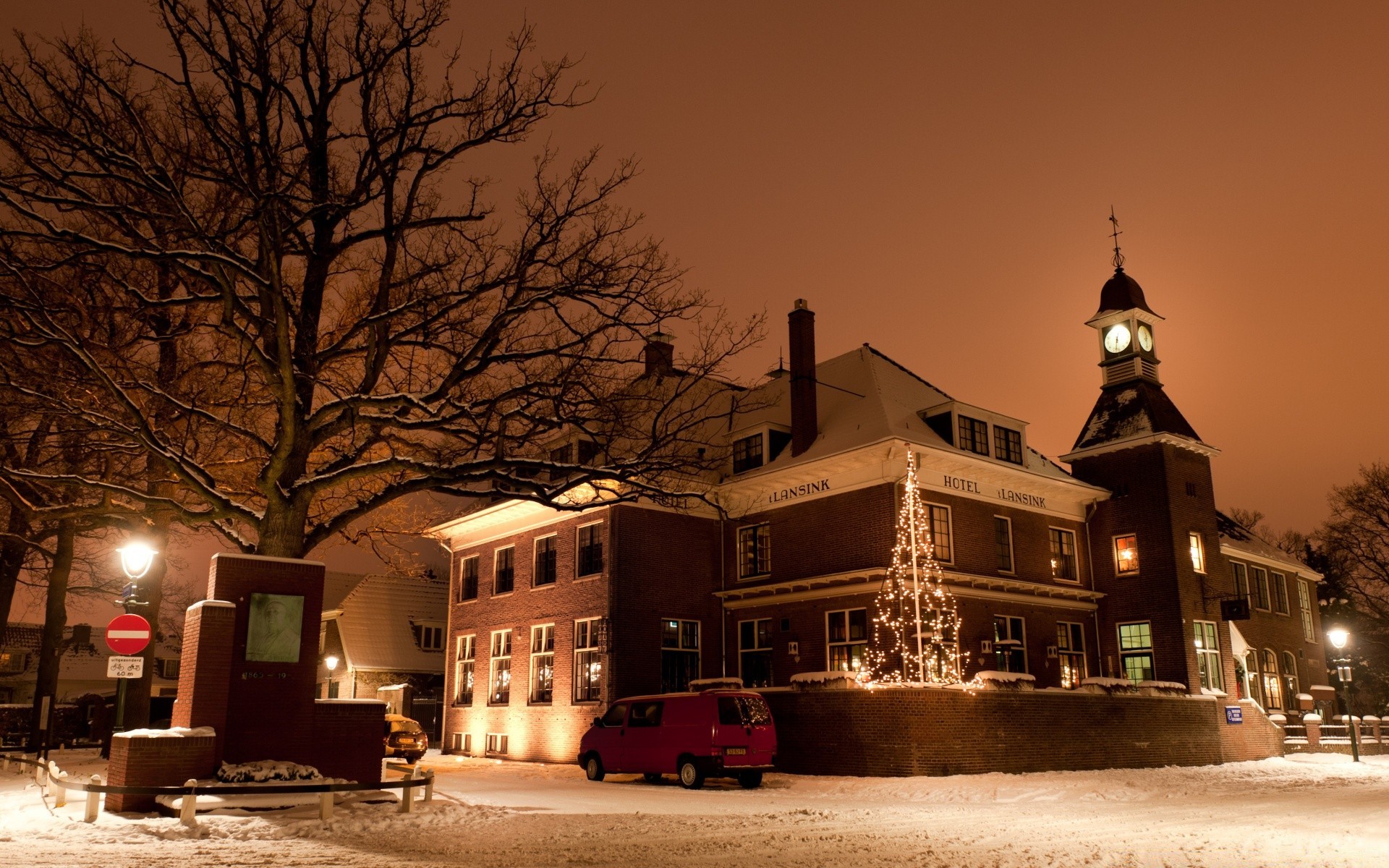 europa architektur stadt straße reisen haus haus winter zuhause licht abend im freien schnee baum stadt kirche