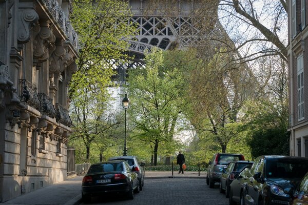 Eyfel Kulesi. Paris sokakları. Şehir manzarası