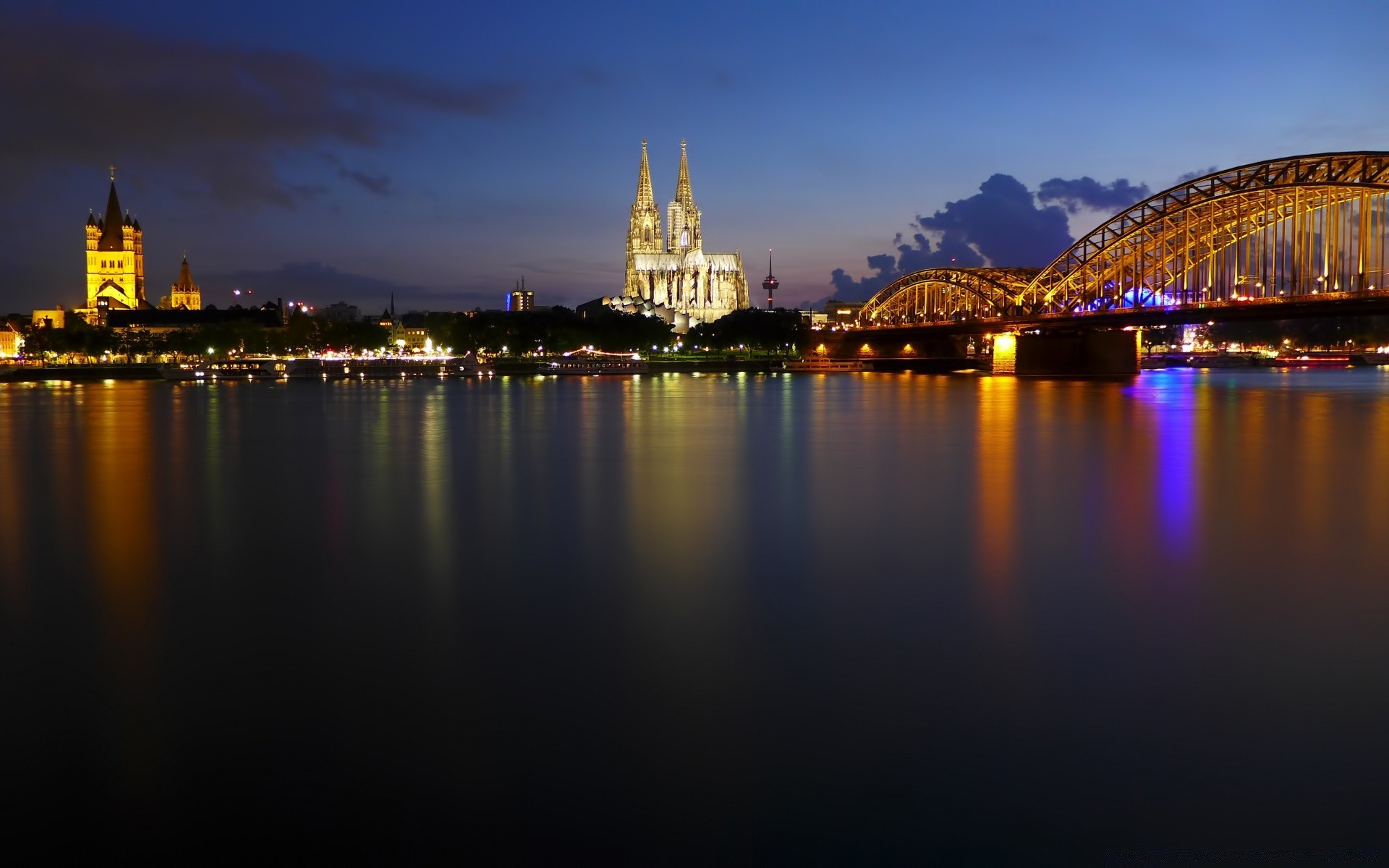 europa fiume acqua architettura città ponte viaggi tramonto crepuscolo sera riflessione illuminato cielo città casa all aperto alba luce punto di riferimento