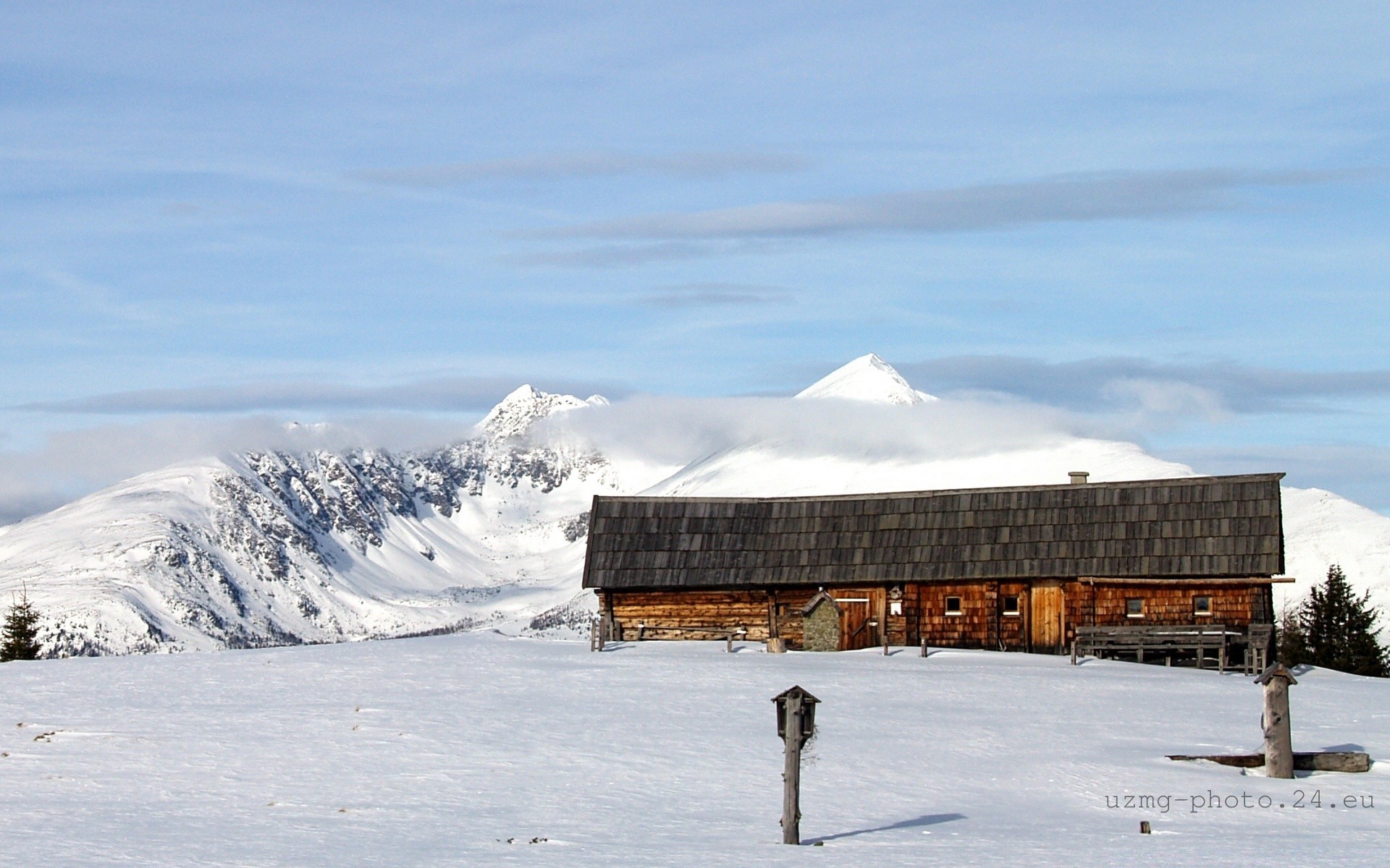 europa nieve invierno hielo frío montaña al aire libre congelado viajes cielo cabaña paisaje resort escénico madera luz del día escarcha naturaleza