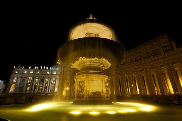 Luz nocturna de la ciudad en Europa