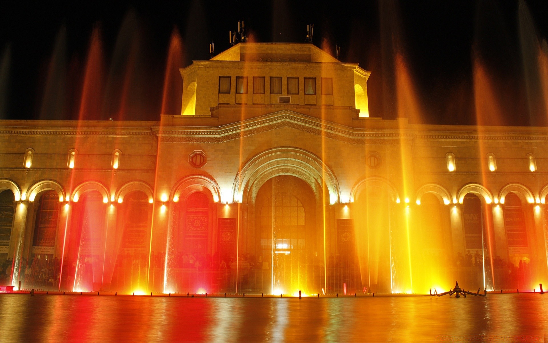 europa iluminado arquitectura luz viajes ciudad noche casa crepúsculo oscuro fuente desenfoque