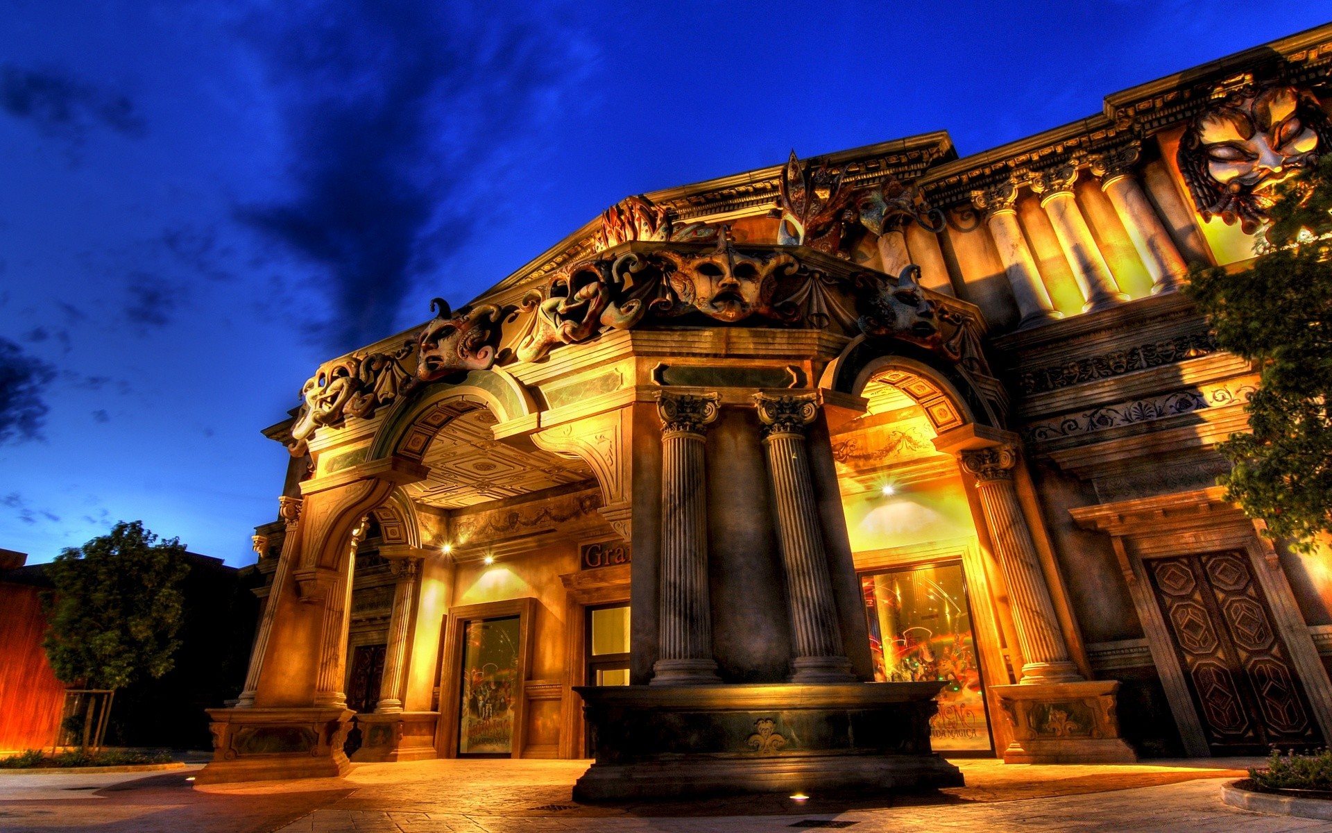 l europe architecture voyage maison ville antique ciel vieux à l extérieur monument sculpture art statue crépuscule rue temple tourisme culture soir rétro-éclairé