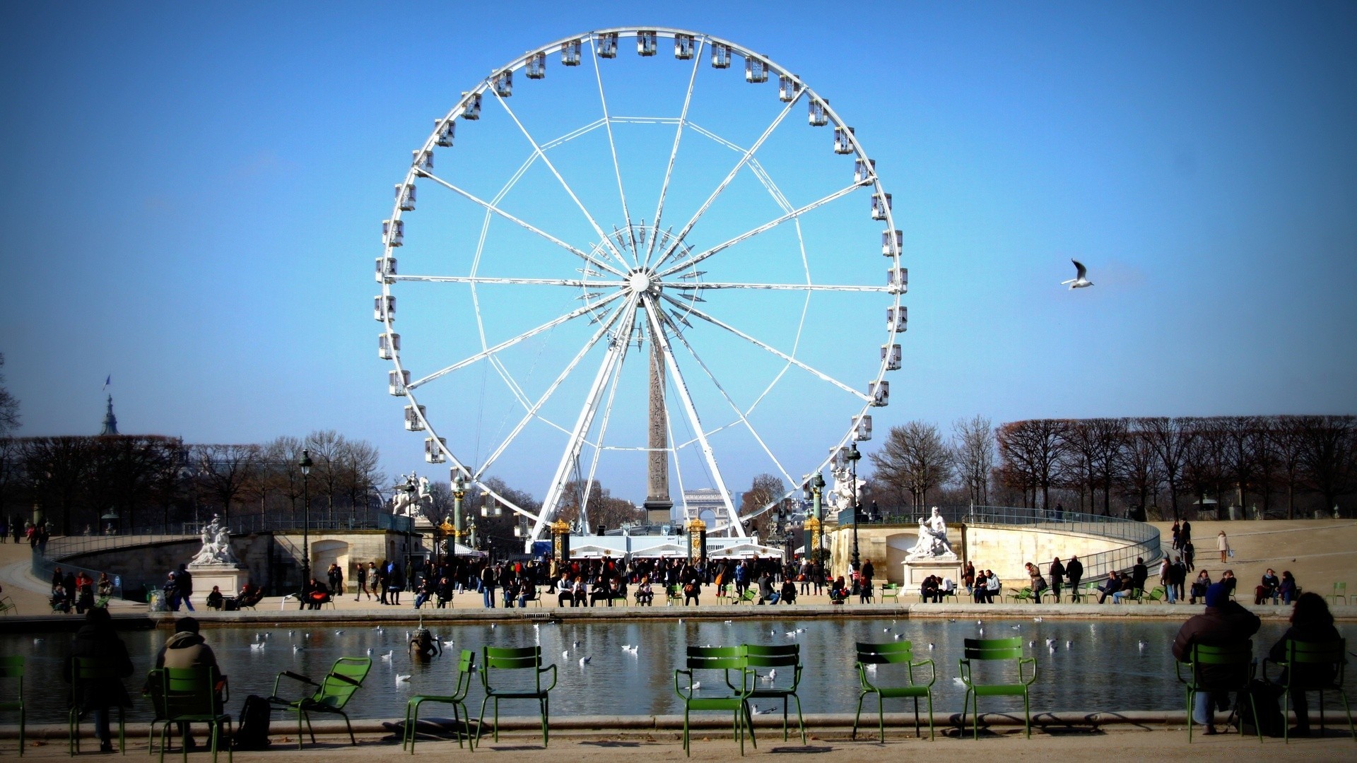 l europe ciel en plein air voyage ville grande roue festival roues parc architecture divertissement maison urbain carrousel