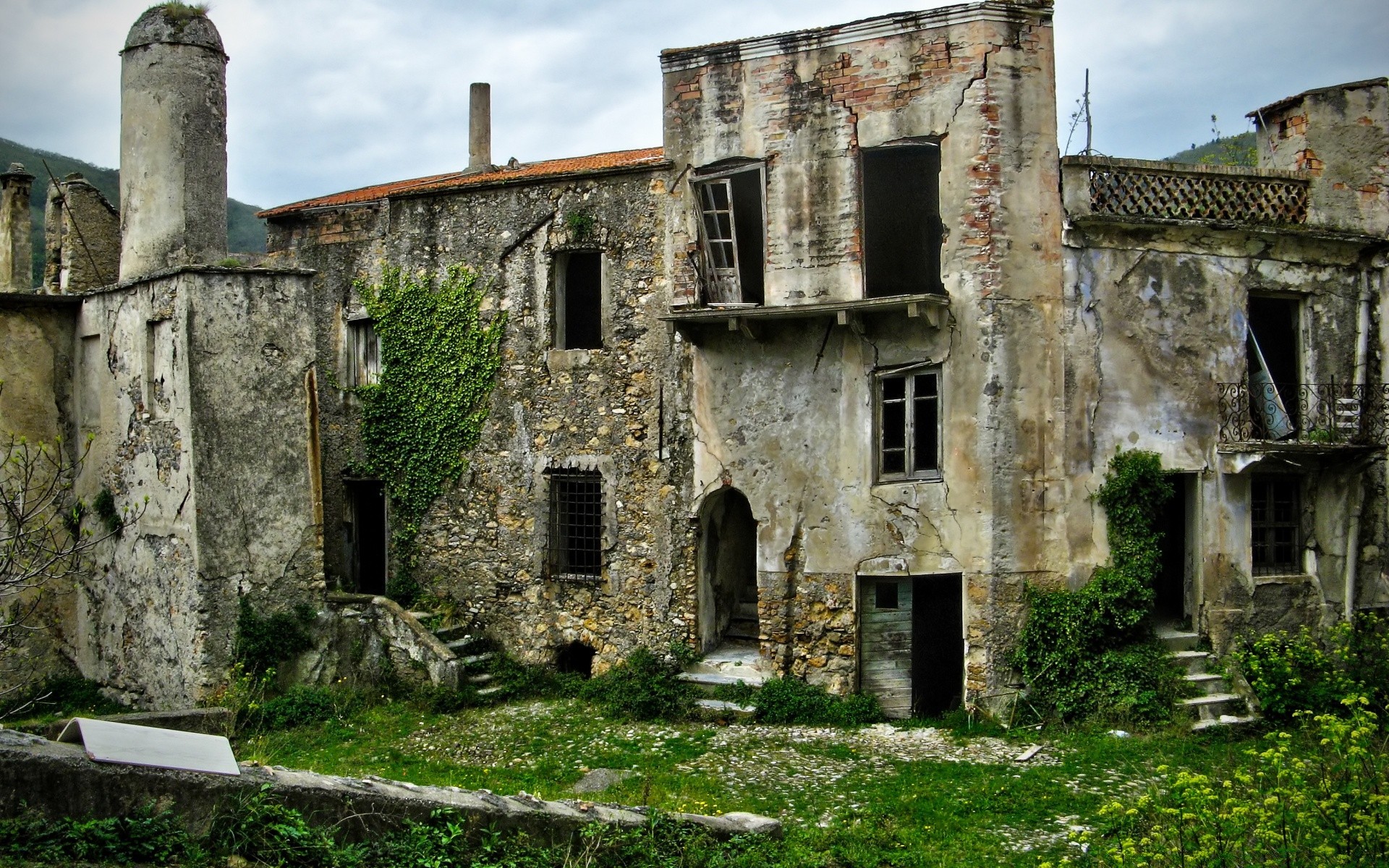 avrupa mimari eski ev seyahat antik açık havada ev taş evleri kilise terk edilmiş kule