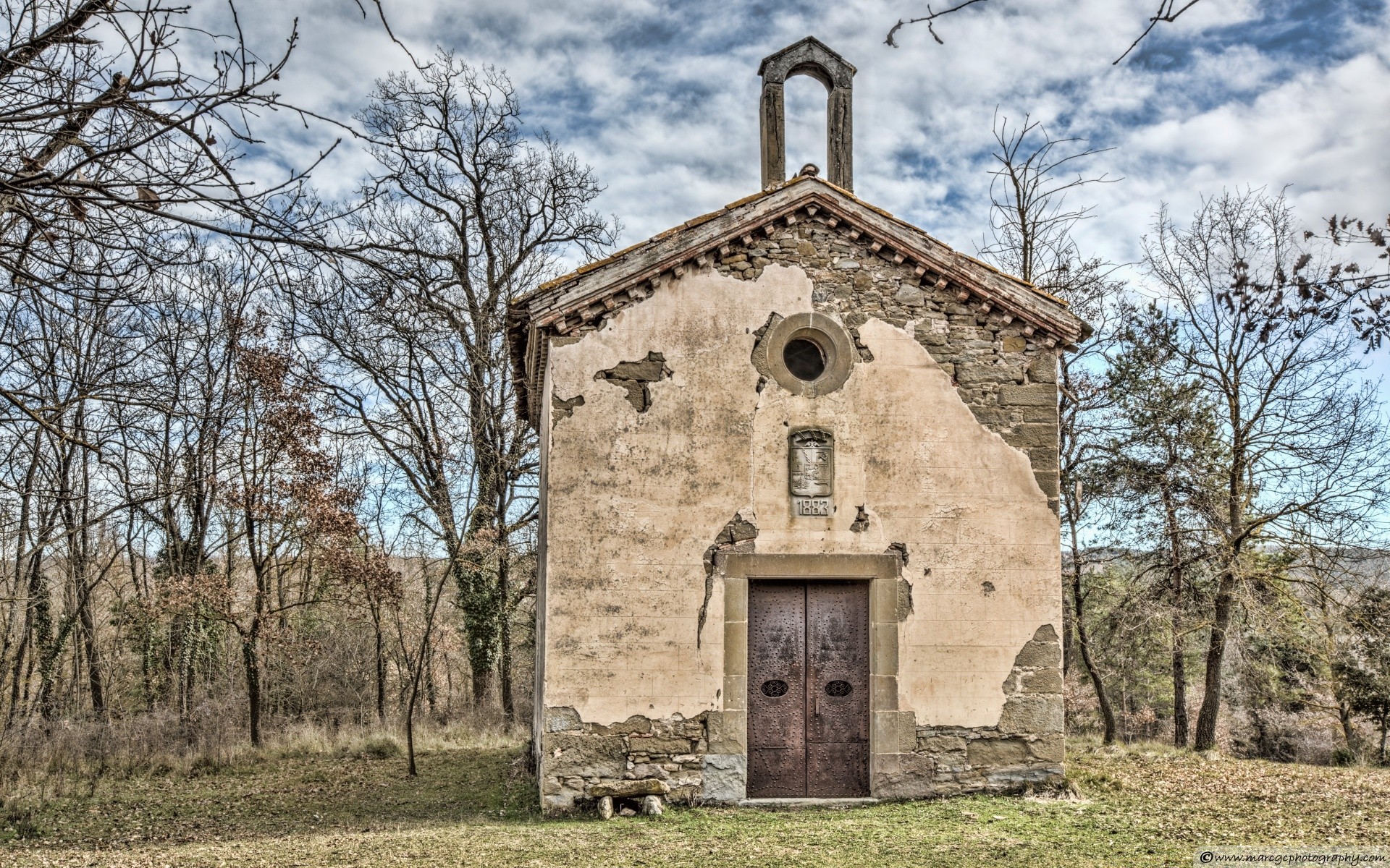 europa architektur alt haus kirche himmel religion im freien reisen antike historisch gras stein