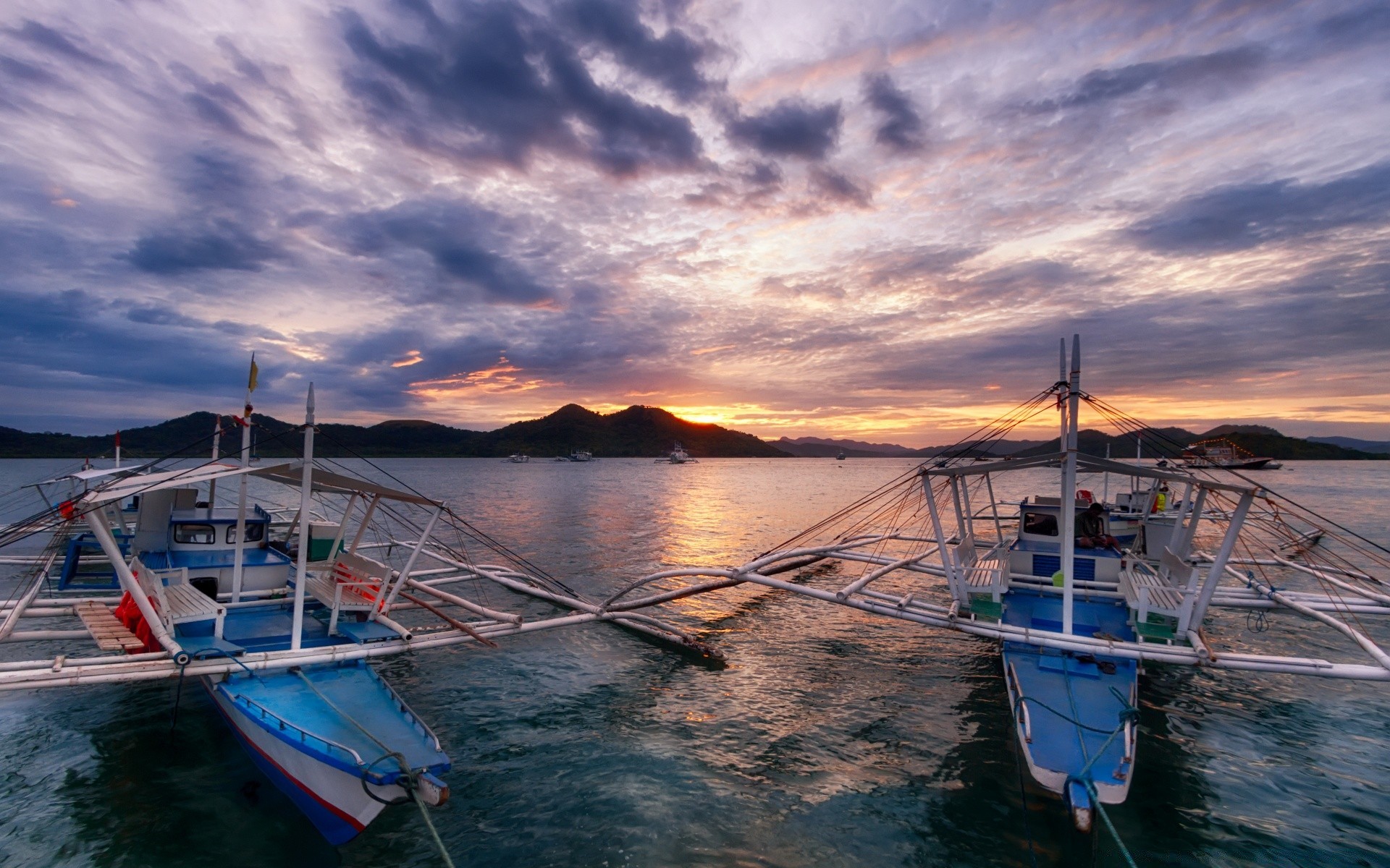 inseln wasser wasserfahrzeug boot meer transportsystem schiff reisen ozean fischerboot auto pier hafen fischer meer himmel reflexion bucht sonnenuntergang urlaub