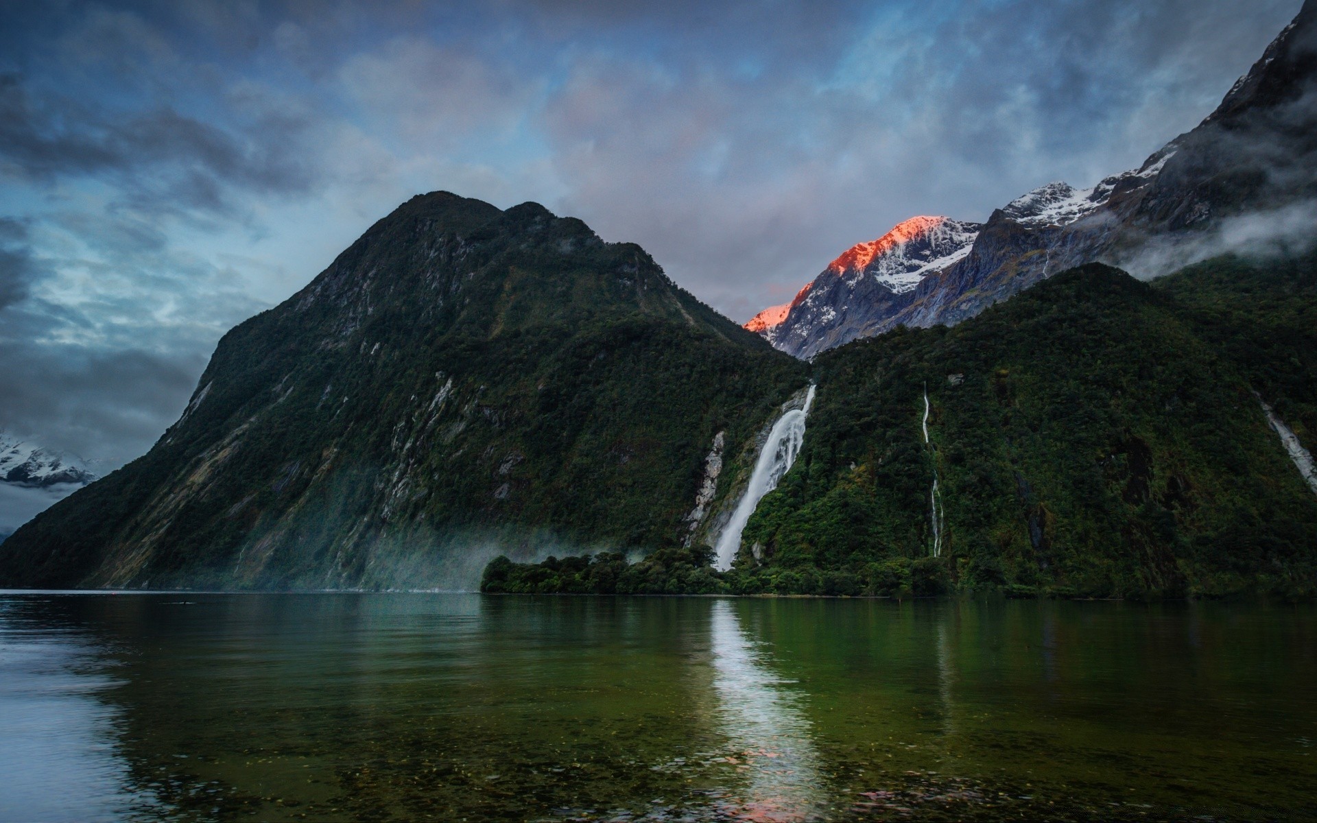 australia y oceanía agua montañas paisaje viajes al aire libre nieve cielo lago naturaleza fiordo escénico roca