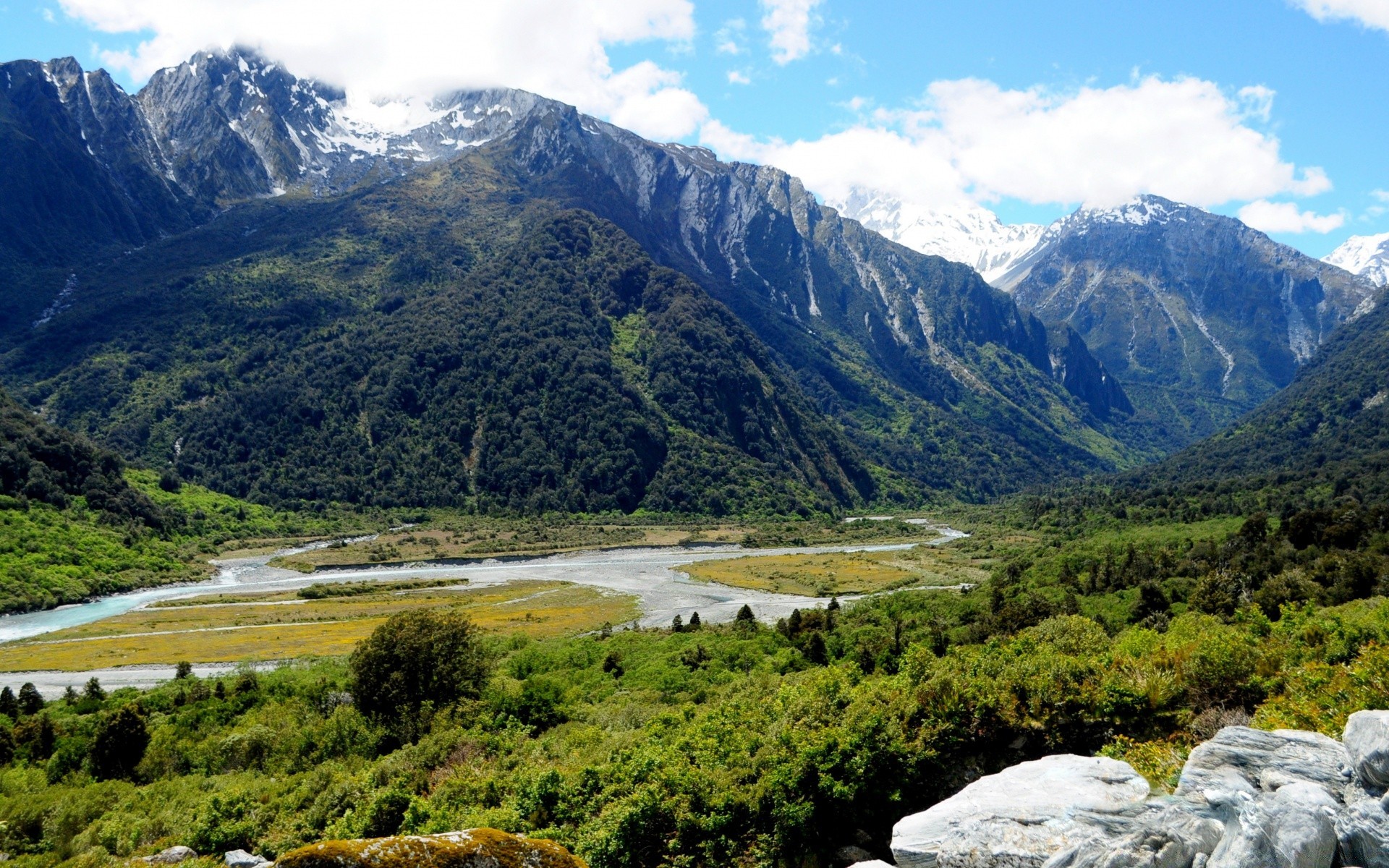 australie et océanie montagnes voyage nature eau paysage à l extérieur vallée ciel rivière lac bois bois scénique été neige herbe colline rock