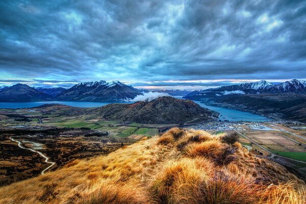 Paesaggio di montagna e bel cielo