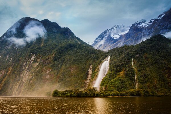 Warm lake and cold mountains