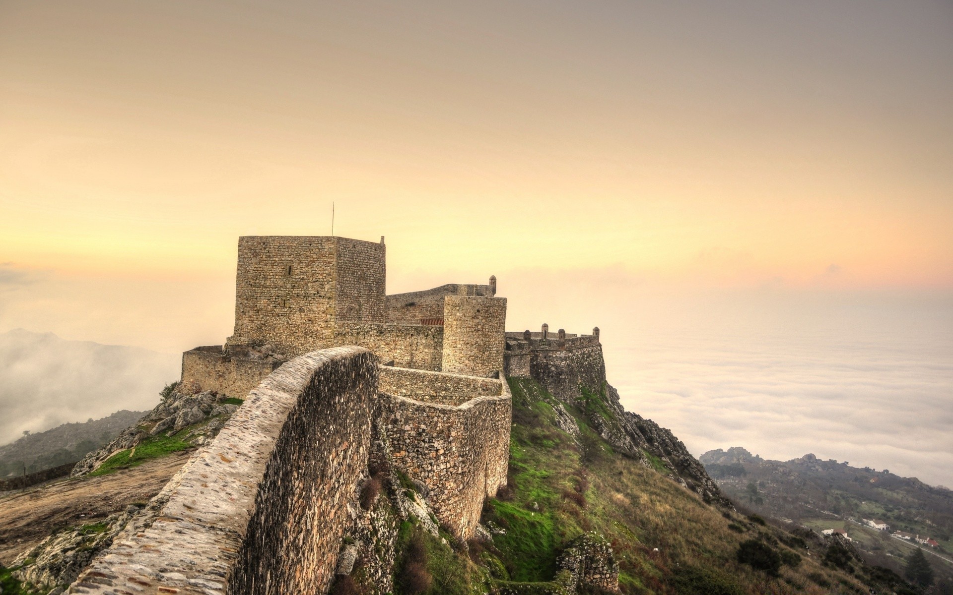 outras cidades arquitetura castelo viagens fortificação gótico fortaleza antigo velho céu torre atração turística ao ar livre defesa cidade