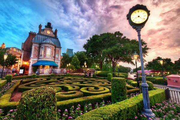 The architecture of the house and the maze of plants